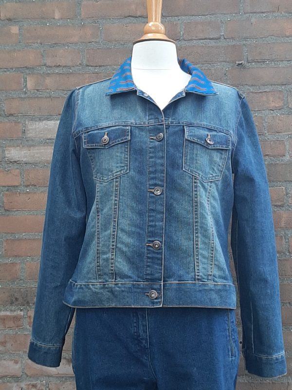 Jeans jas met patchwork