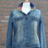 Jeans jas met patchwork kat.