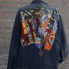 Jeans jas met applicatie.