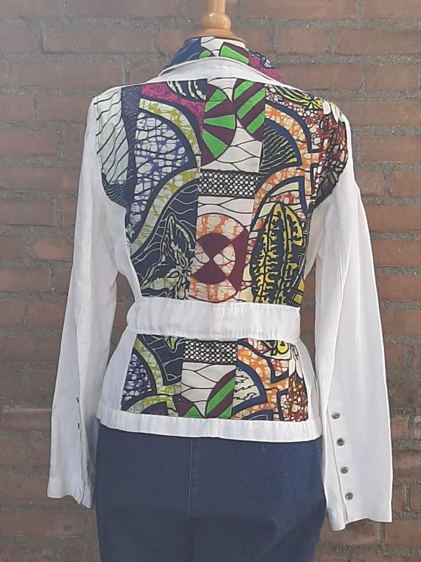 jas TJJ-19 r Linnen jas met patchwork waxprint.